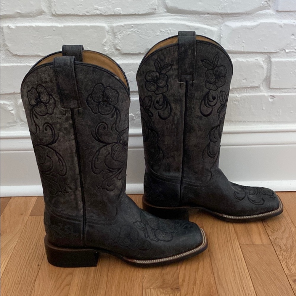 Shyanne Women’s Black Square Toed Embroidered Cowboy Boots - 8M